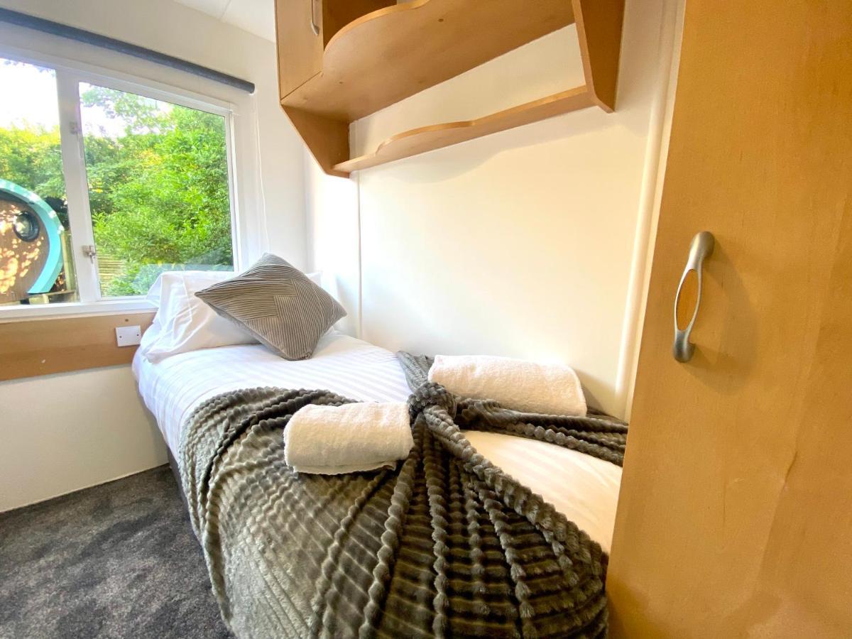 Elletson Park Wood Fired Hot Tubs, Caravans & Pods Pilling Екстер'єр фото