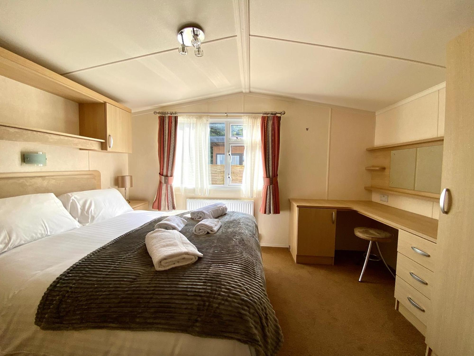 Elletson Park Wood Fired Hot Tubs, Caravans & Pods Pilling Екстер'єр фото