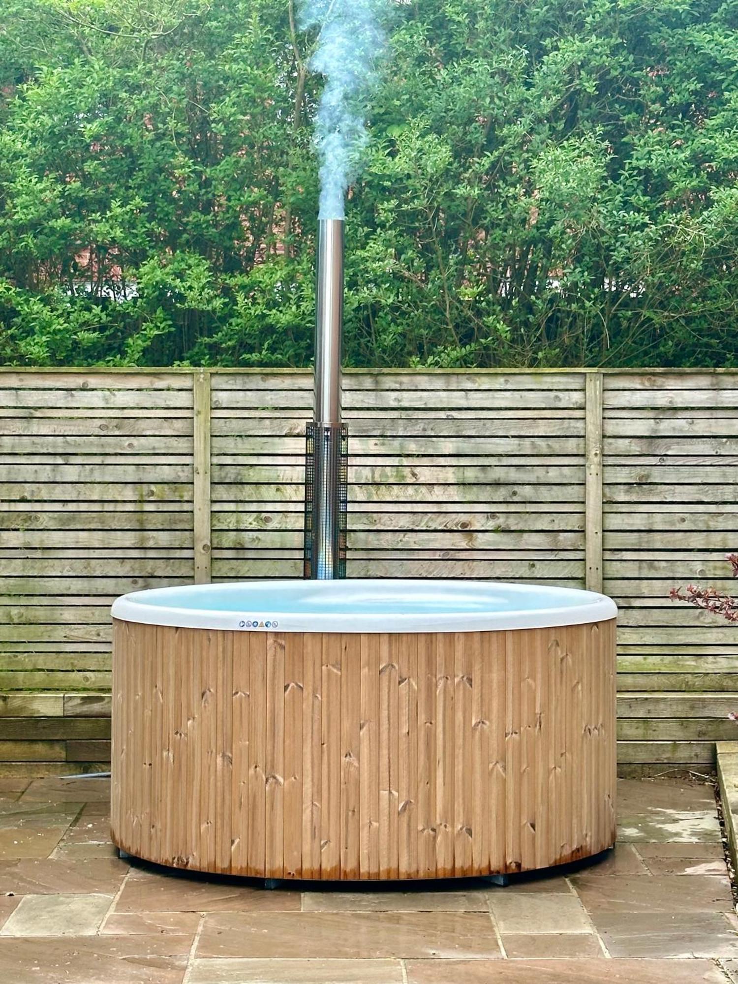 Elletson Park Wood Fired Hot Tubs, Caravans & Pods Pilling Екстер'єр фото